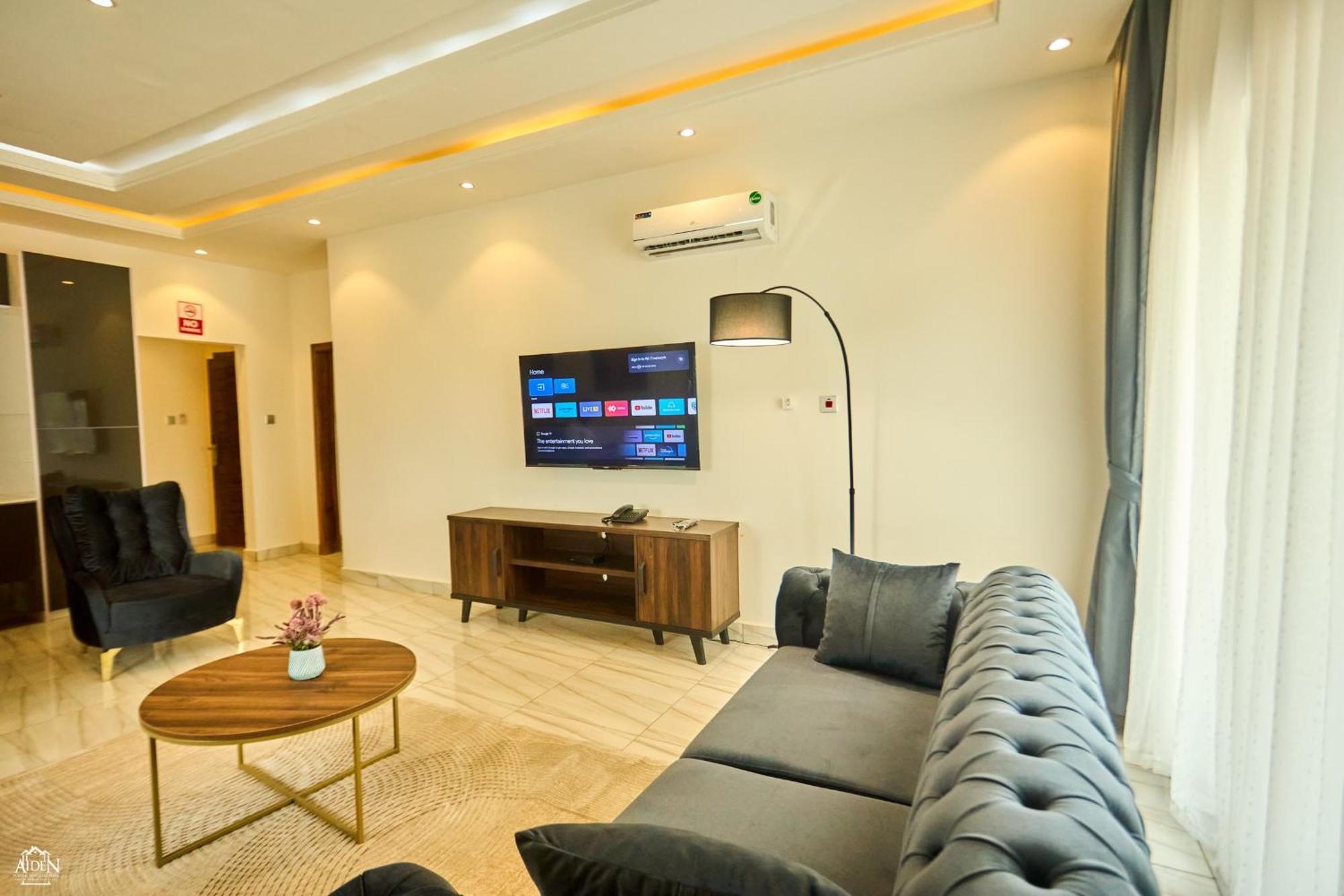 Aiden Homes And Apartments Hotel Koforidua ภายนอก รูปภาพ