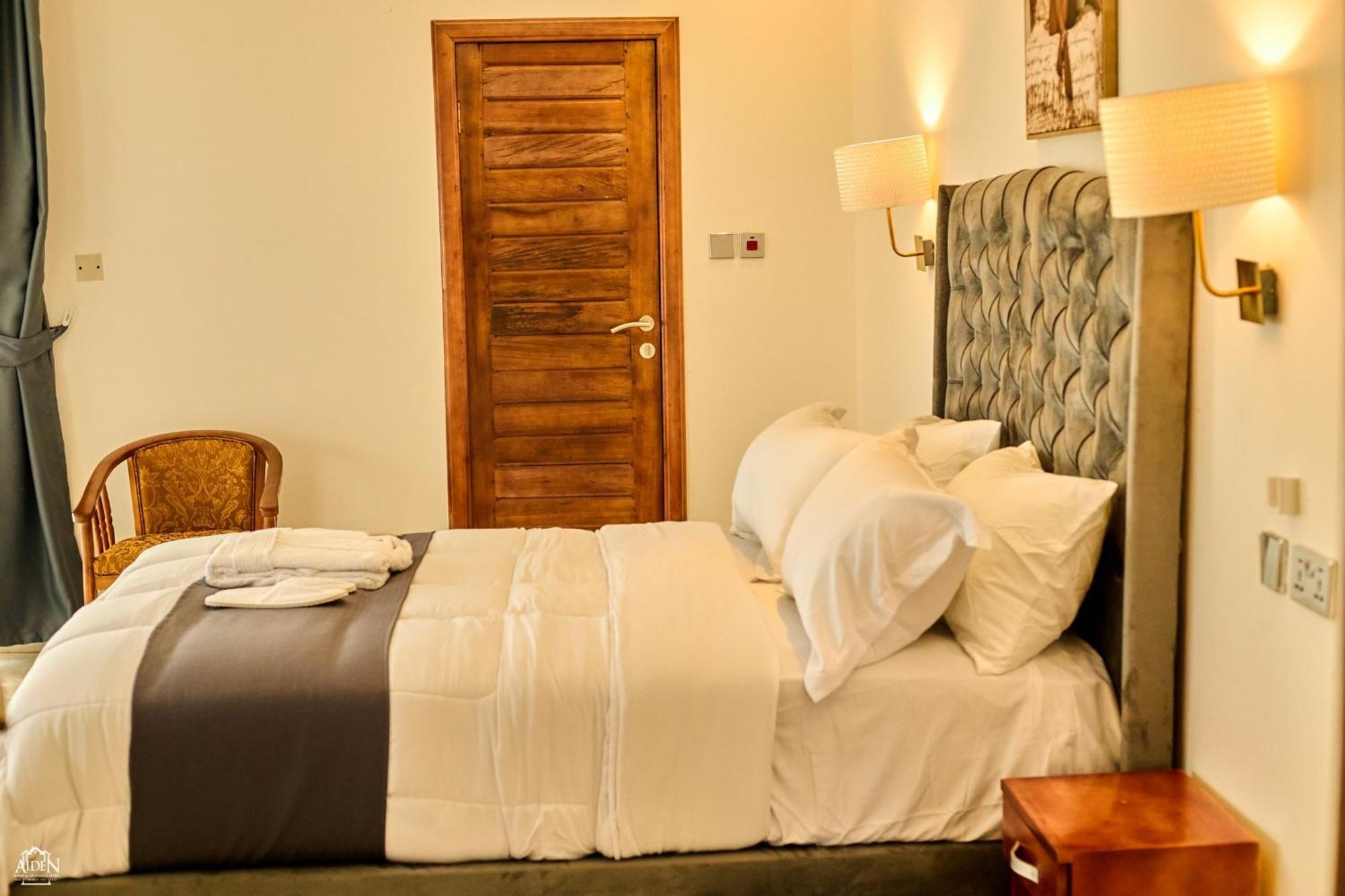 Aiden Homes And Apartments Hotel Koforidua ภายนอก รูปภาพ