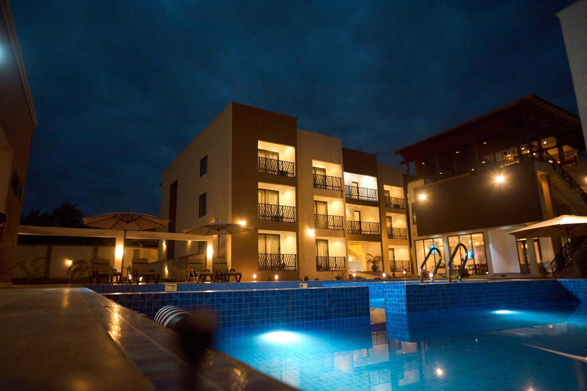 Aiden Homes And Apartments Hotel Koforidua ภายนอก รูปภาพ