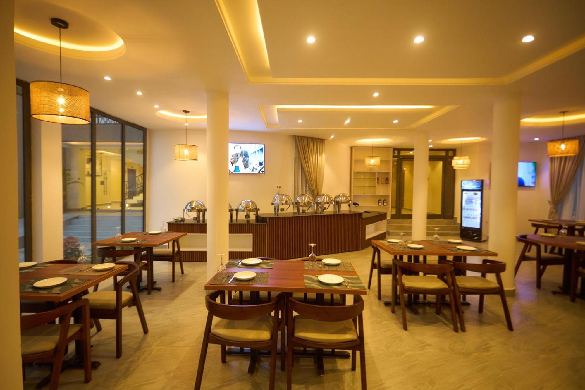 Aiden Homes And Apartments Hotel Koforidua ภายนอก รูปภาพ