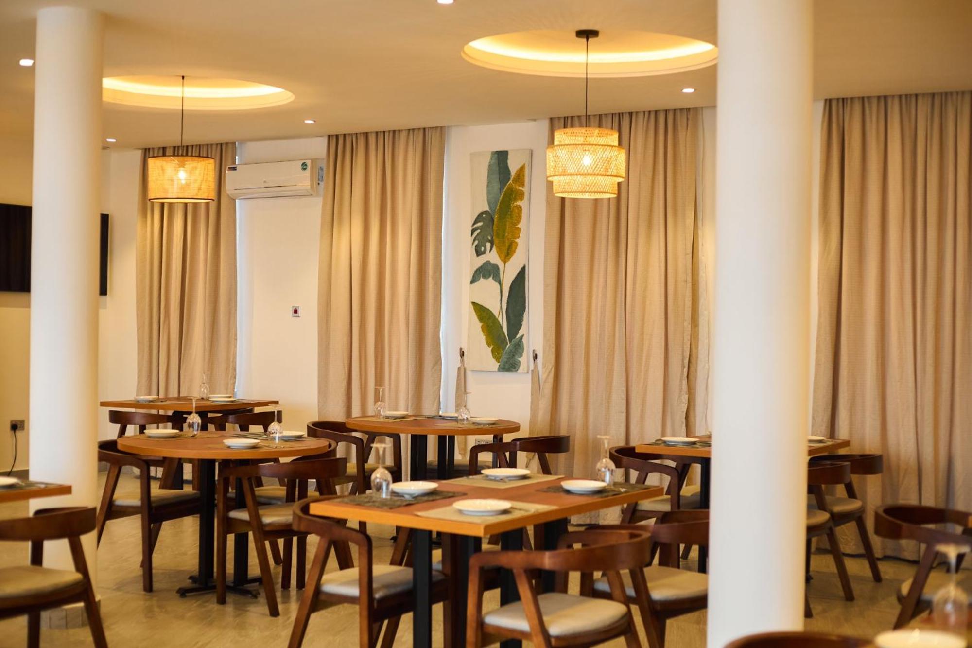 Aiden Homes And Apartments Hotel Koforidua ภายนอก รูปภาพ