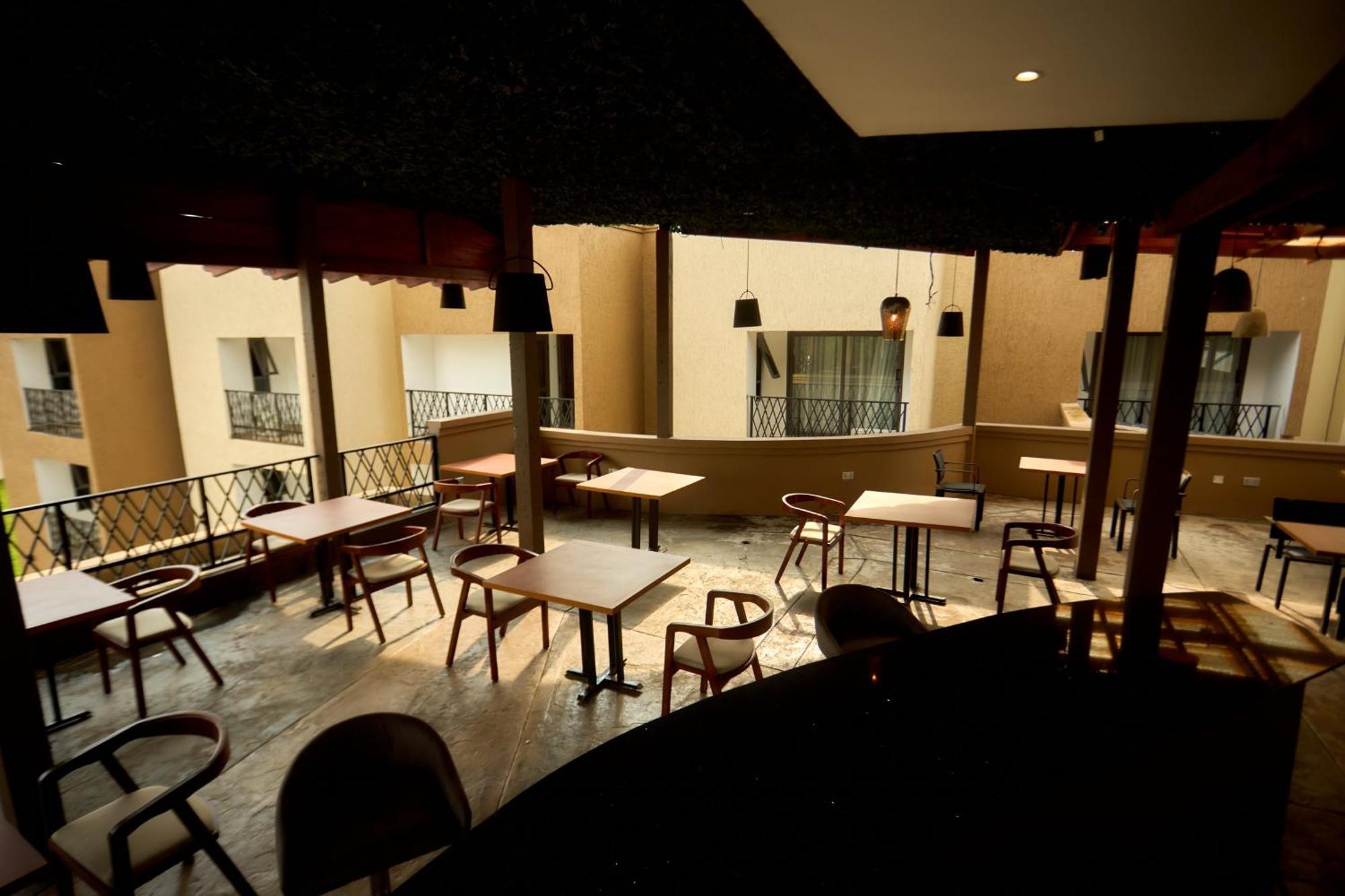 Aiden Homes And Apartments Hotel Koforidua ภายนอก รูปภาพ