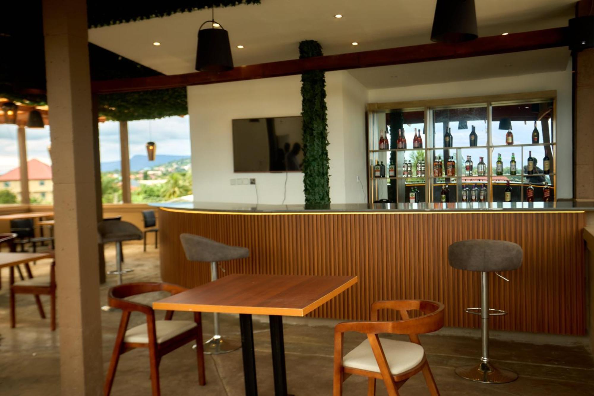 Aiden Homes And Apartments Hotel Koforidua ภายนอก รูปภาพ